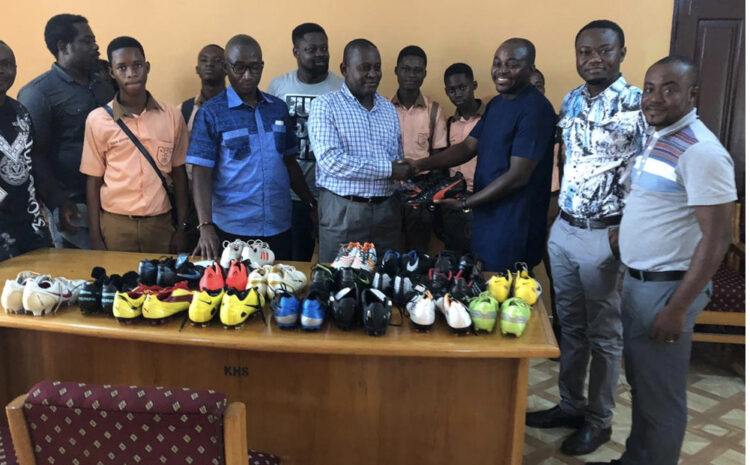  Solak Herbal Boss Dr Solomon Appiah Kubi donates sports equipment to Kumasi High School